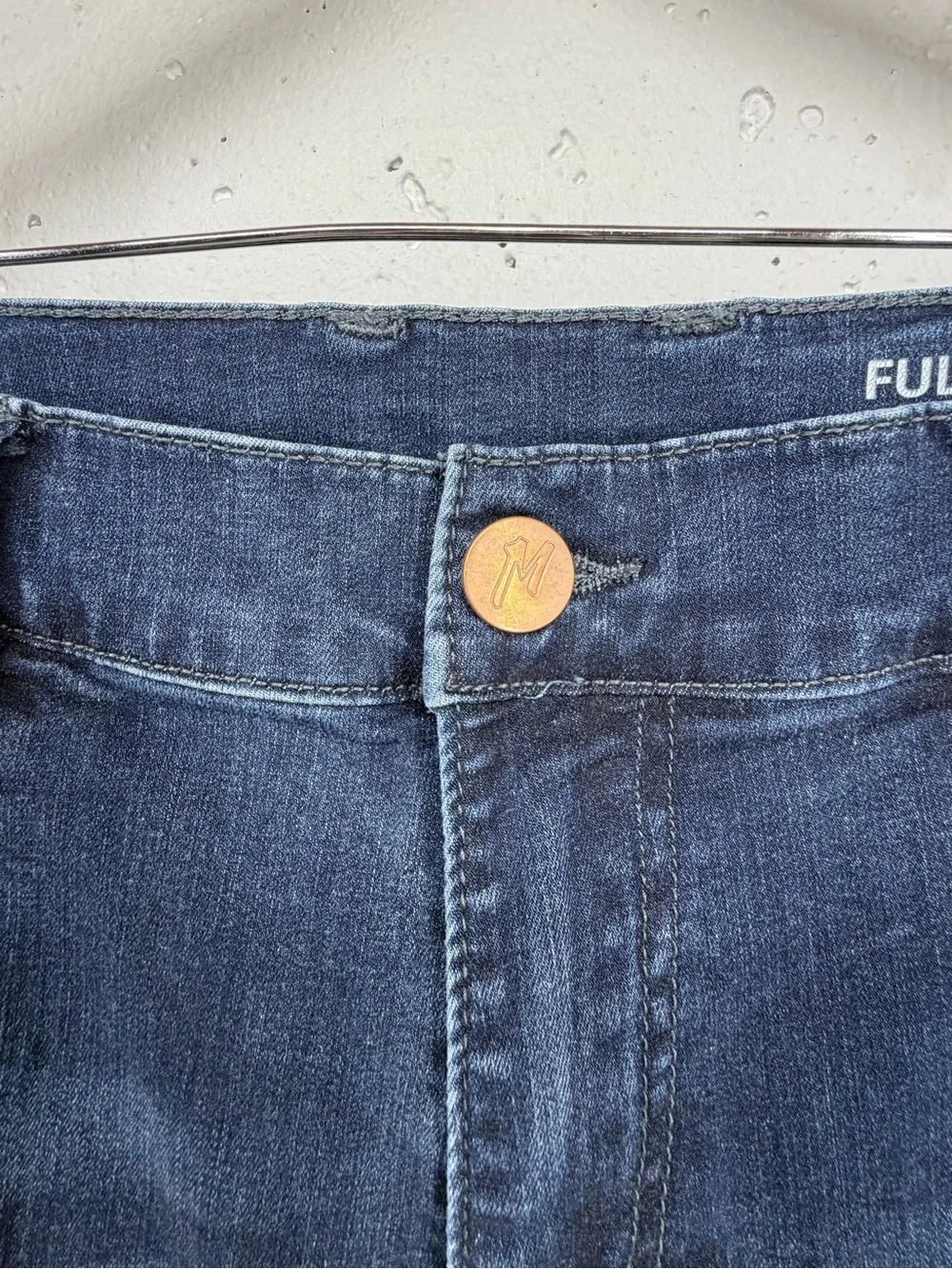 MUGSY Men’s size 34 x 29 Fultons Casual Dark Blue Relaxed Fit Stretch Jeans